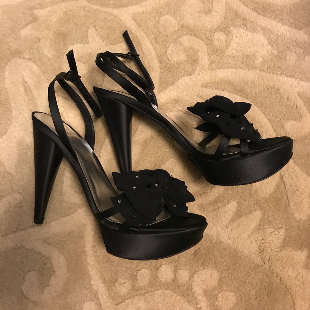 Stuart Weitzman Platform Sandals With Bow - image 4